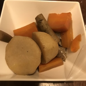里芋とゴボウの煮物